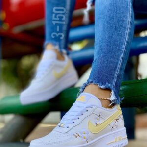 woman-nike-style-sneakers